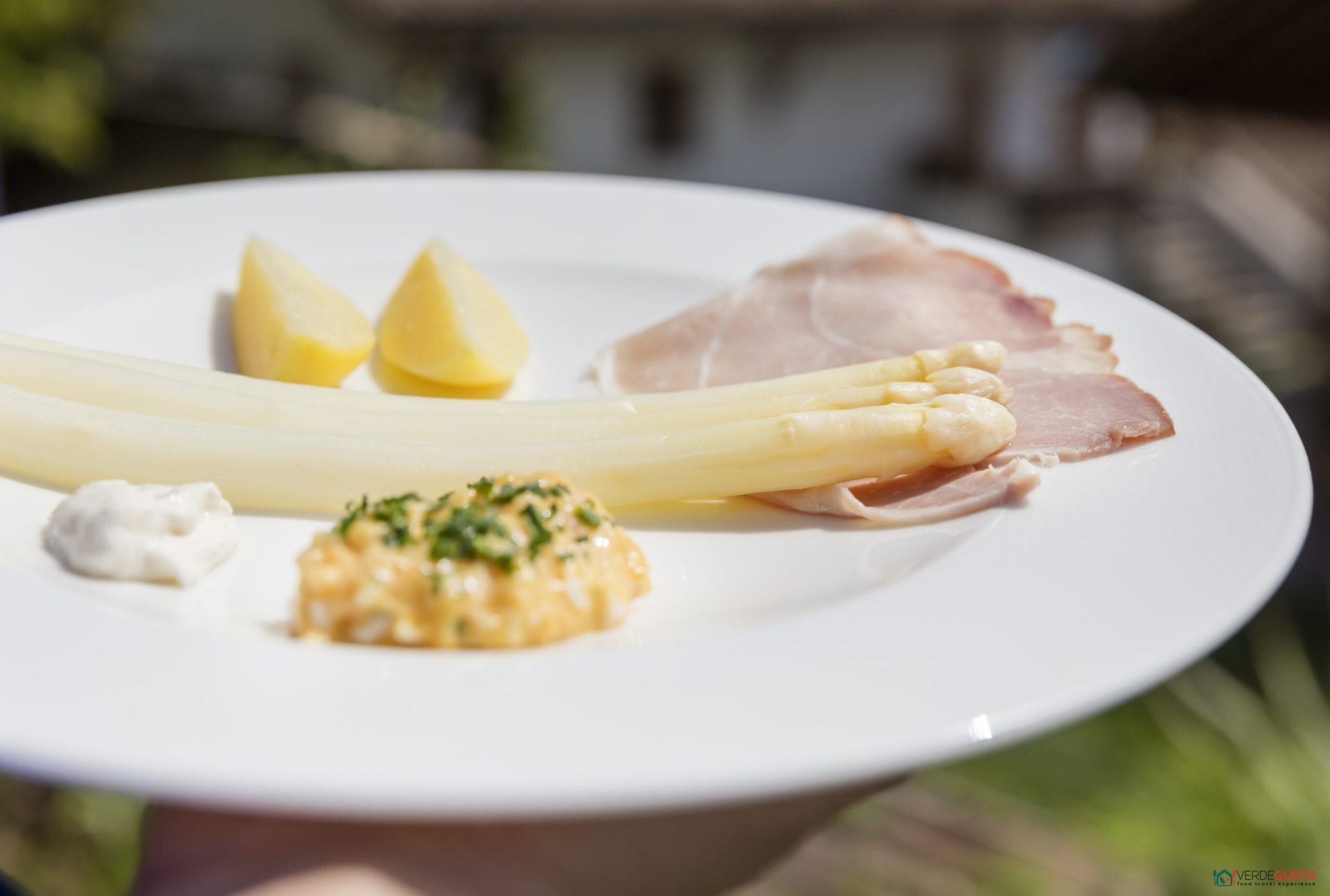 Asparagi con salsa bolzanina - Foto Gallo Rosso/Frieder Blickle