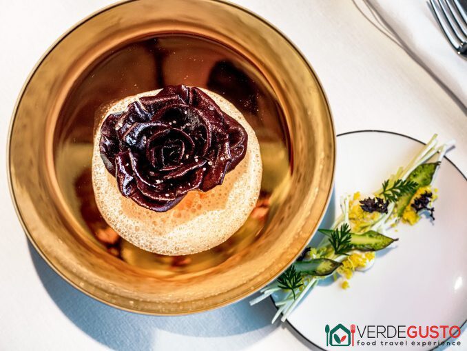 Salmerino con radicchio e asparagi: rosa di Gorizia