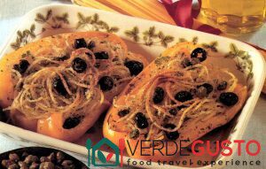 Peperoni ripieni di spaghetti e olive