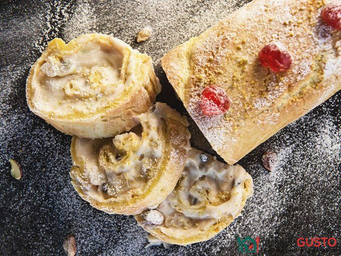 Rotolo alla ricotta con canditi e gocce di cioccolato fondente
