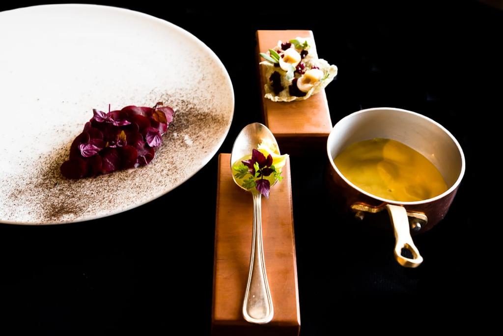Scampi barbabietola e bagna cauda - Foto Silvia Masoero