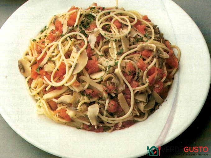 Spaghetti con funghi alla calabrese