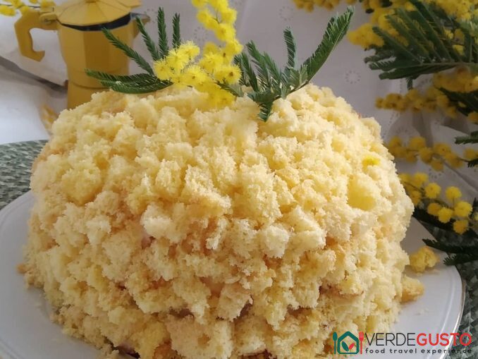 Torta mimosa con crema diplomatica