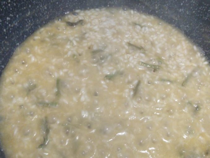 Cottura del Risotto agli asparagi selvatici