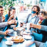 Amici al bar