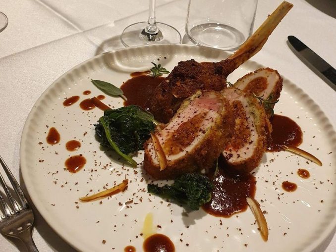 Costoletta di maiale e caciocavallo