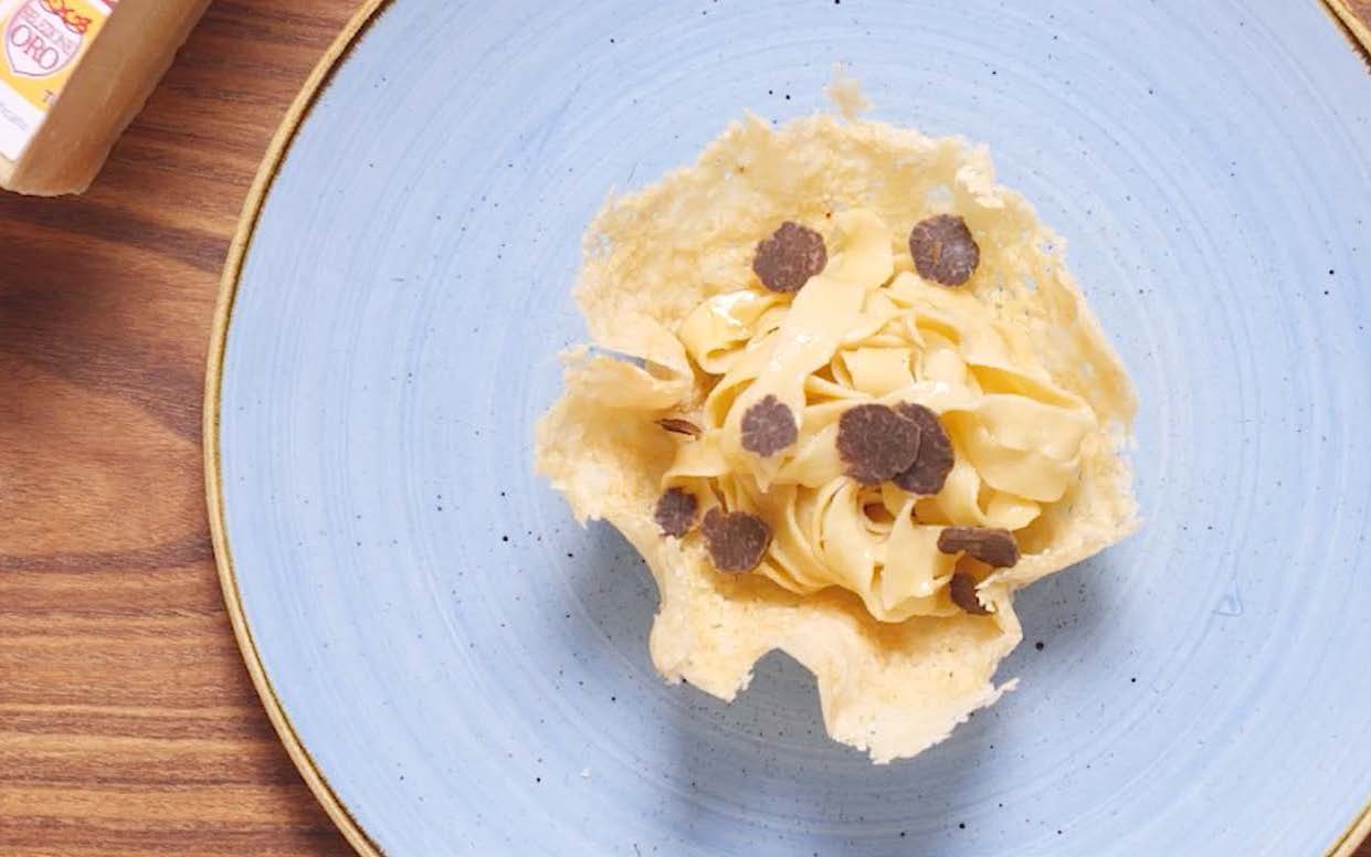 Nido di tagliatelle al tartufo