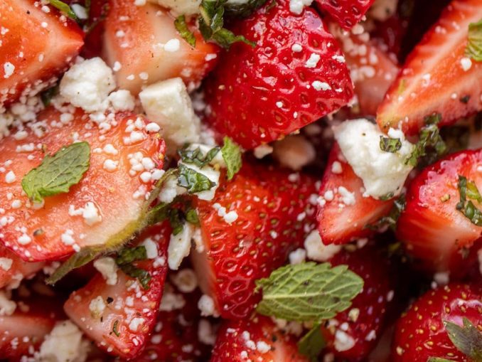 Insalata di fragole, menta e feta - Foto Jessica