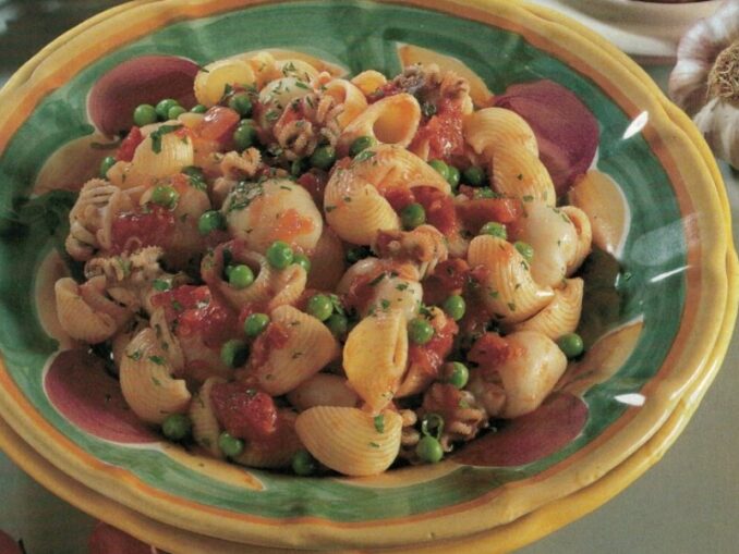 Pasta with cuttlefish and peas