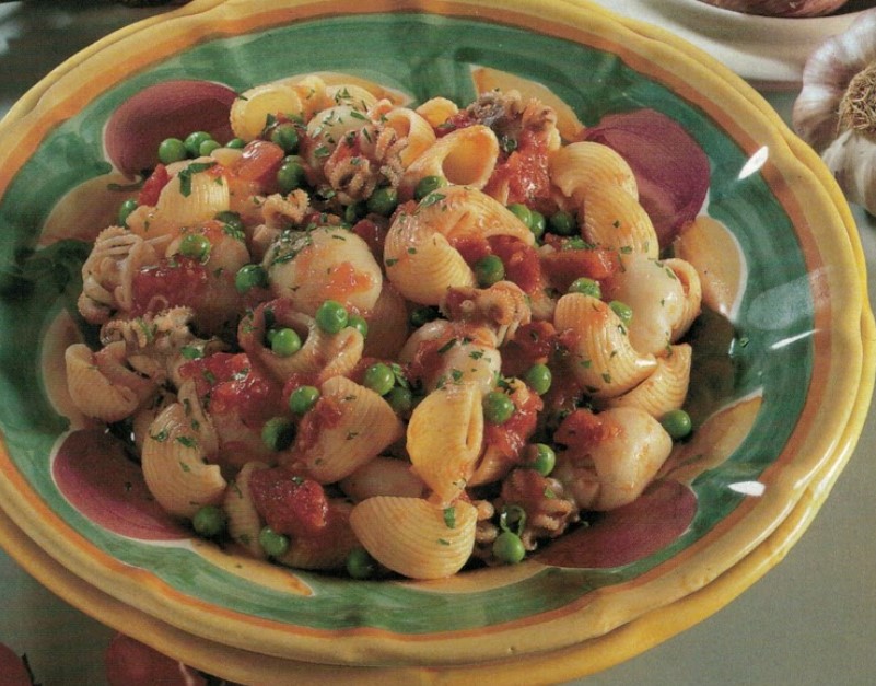 Pasta with cuttlefish and peas