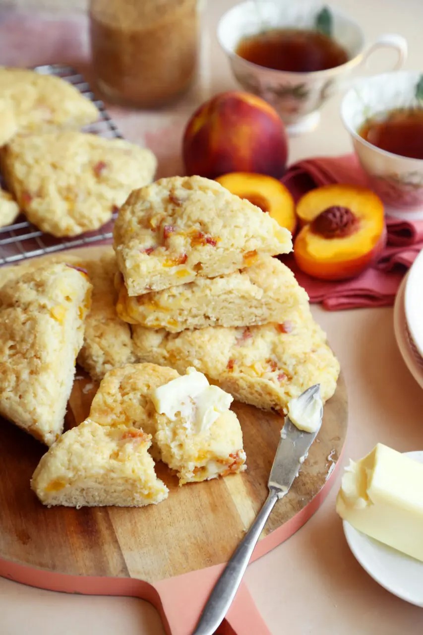 Focaccine crema e pesche