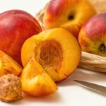 Pesche, frutta estiva