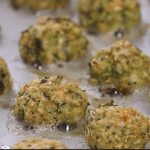 Polpette di broccoli e formaggio a forno