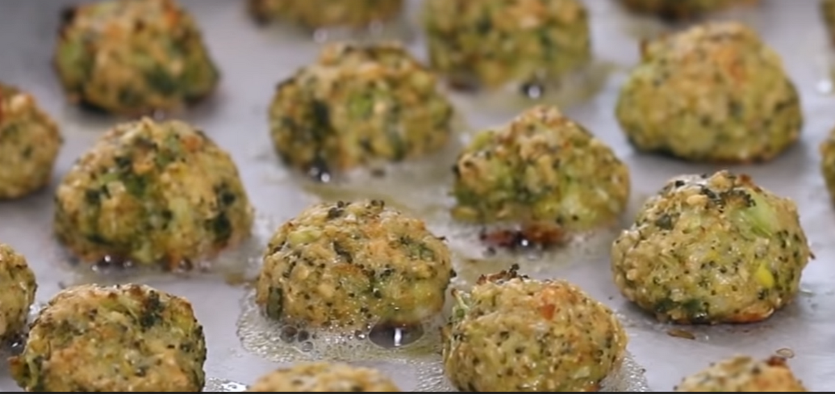 Polpette di broccoli e formaggio a forno