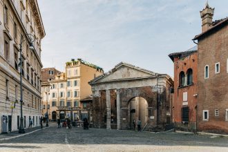 Portico d'Ottavia in the Jewish ghetto of Rome - Photo by Gabriella Clare Marino u