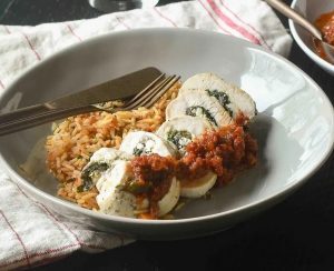 Involtini di pollo alla greca con salsa di pomodoro - Foto Feedyoursoul2