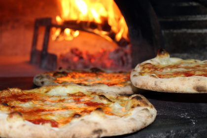 Holzofen mit Pizzas - Foto von Salvatore Monetti Pix