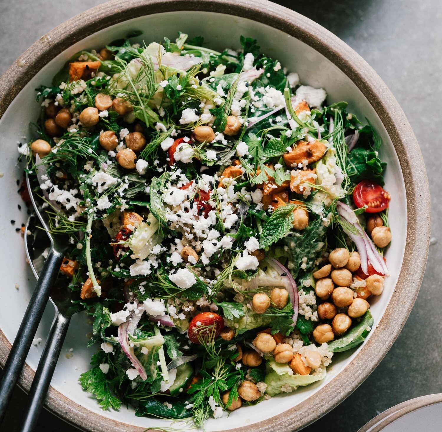 Insalata di quinoa e patate dolci - Foto Sproutedkichen