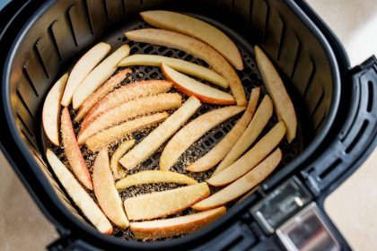 Apple Chips in Air Fryer - VGAI Photo