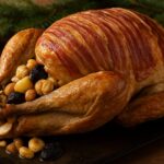 Tacchino ripieno di Natale con castagne, mele e prugne - Foto Vgai