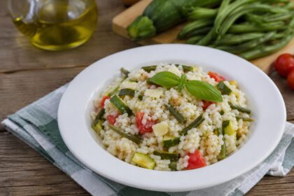 Risotto di prima estate con zucchine, fagiolini e ricotta salata - Foto vgai