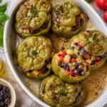 Peperoni ripieni d’estate con verdure, olive e groviera